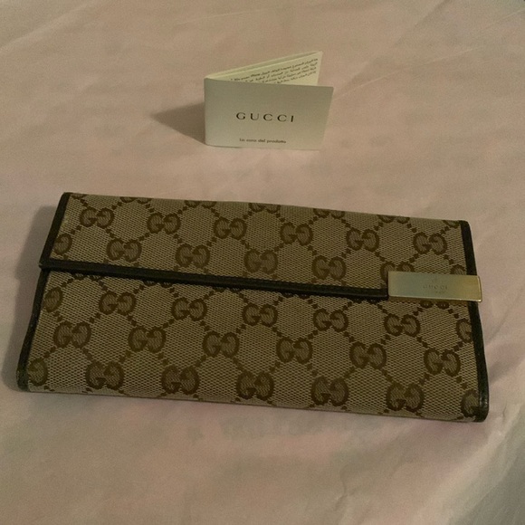 Gucci Handbags - GUCCL WALLET 💳 CREDIT CARD 7 AND MONEY